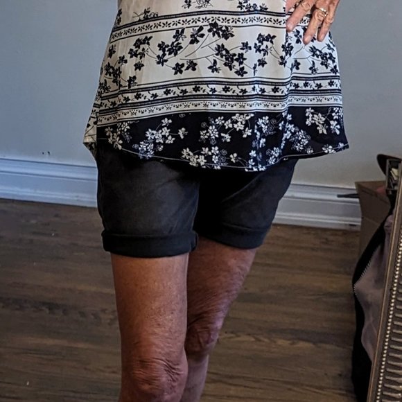 Sleeveless floral tunic - Picture 3 of 8